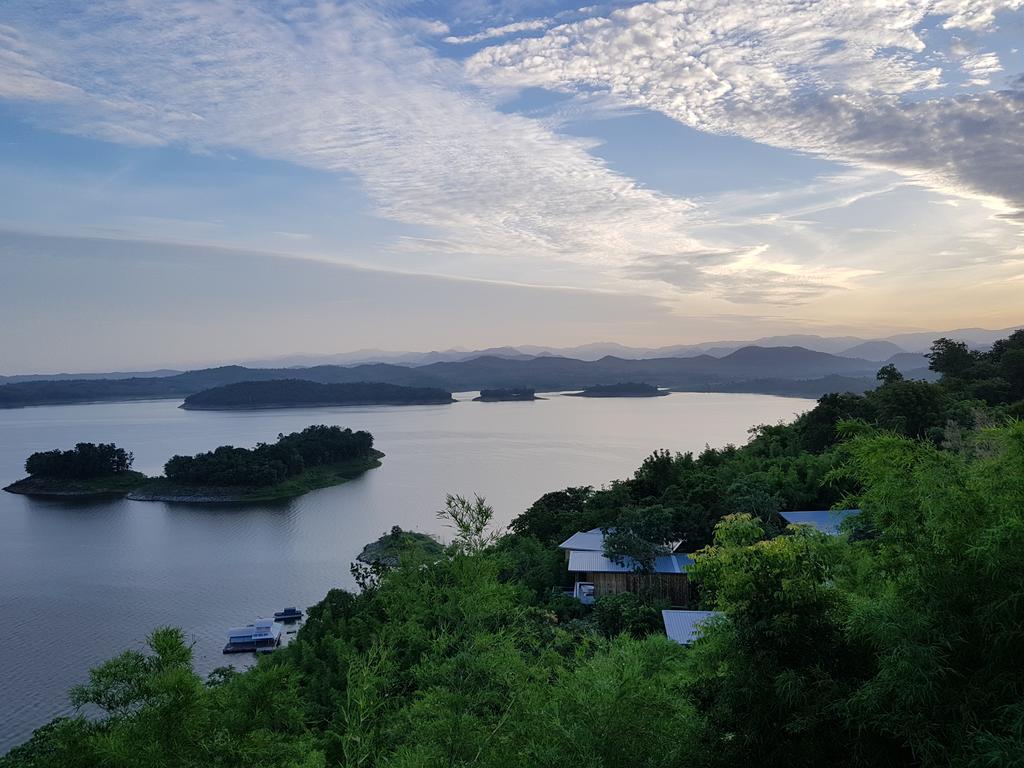 Thawsi Lake Hill Si Sawat Екстер'єр фото